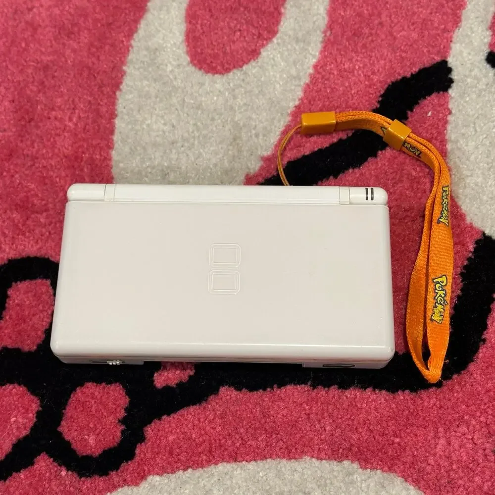 Nintendo DS Lite (White) – Used – As Pictured
